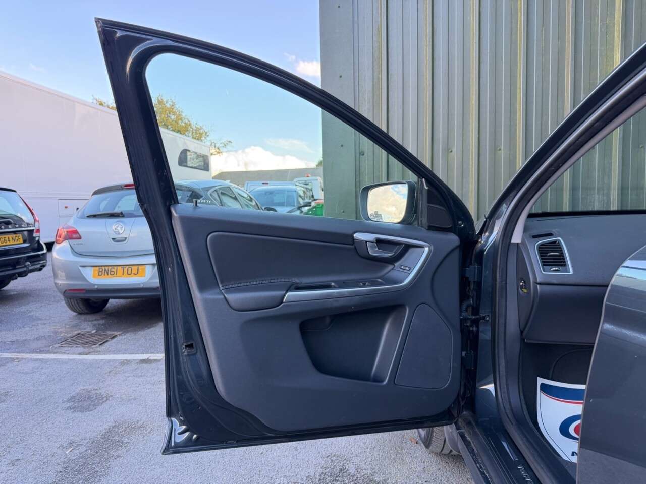 2015 VOLVO XC60 2015 VOLVO XC60