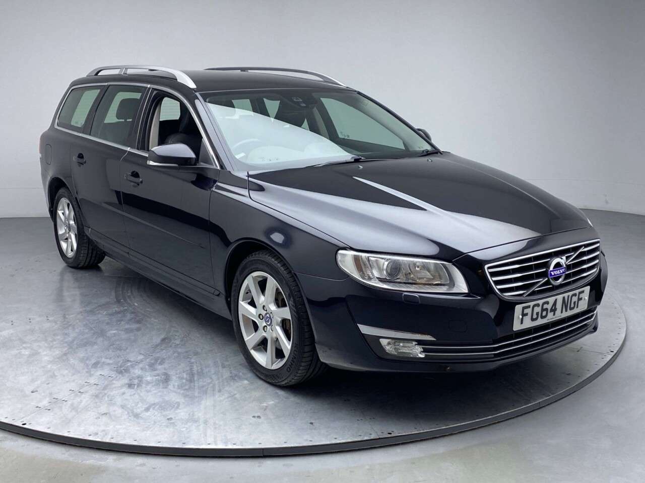 A 2014 VOLVO V70 2.4 D5 SE Lux Estate 5dr Diesel Geartronic Euro 5 (215 ps) Rear Sensors - B A 2014 VOLVO V70 2.4 D5 SE Lux Estate 5dr Diesel Geartronic Euro 5 (215 ps) Rear Sensors - B