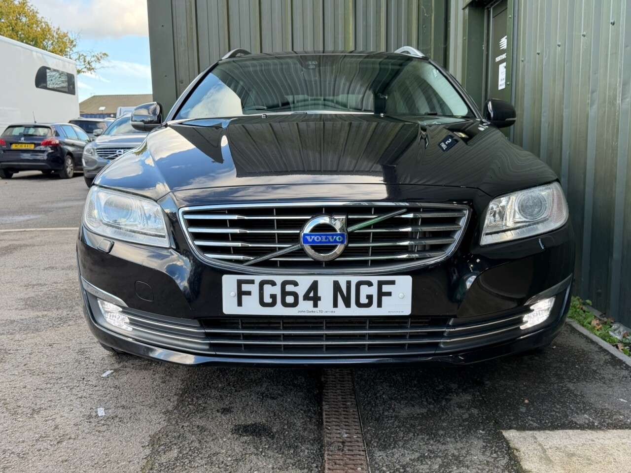 A 2014 VOLVO V70 2.4 D5 SE Lux Estate 5dr Diesel Geartronic Euro 5 (215 ps) Rear Sensors - B A 2014 VOLVO V70 2.4 D5 SE Lux Estate 5dr Diesel Geartronic Euro 5 (215 ps) Rear Sensors - B