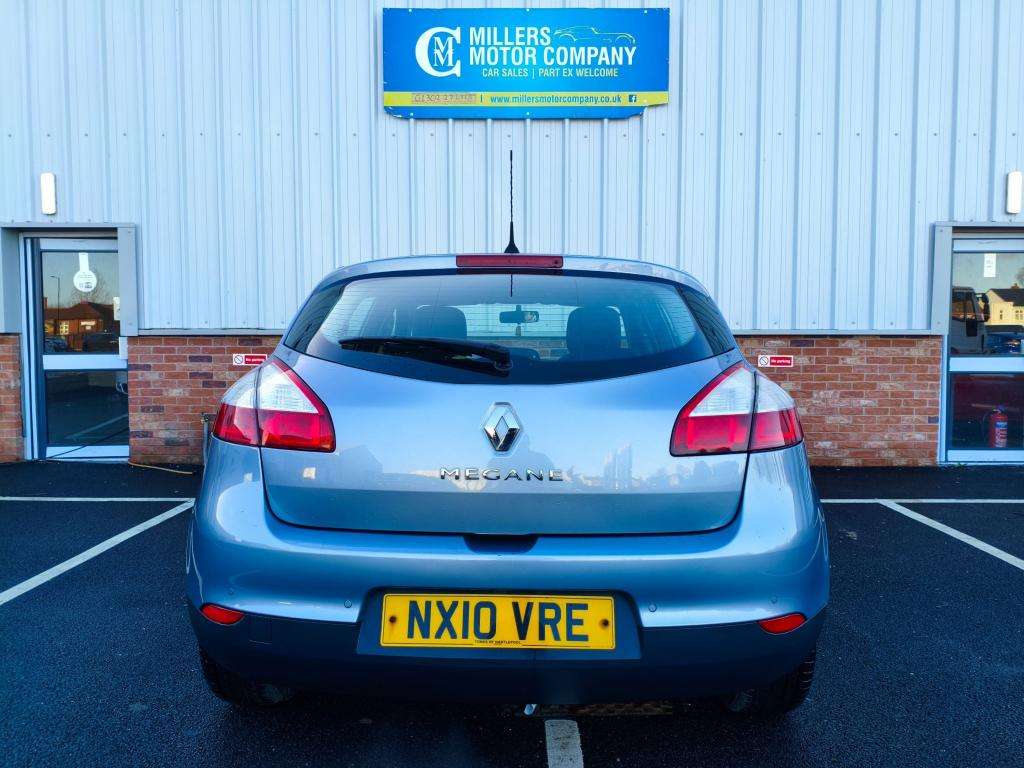 2010 RENAULT MEGANE 2010 RENAULT MEGANE