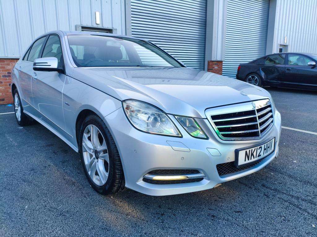 A 2012 MERCEDES-BENZ E-CLASS E220 Executive Se Cdi Blueefficiency / Automatic A 2012 MERCEDES-BENZ E-CLASS E220 Executive Se Cdi Blueefficiency / Automatic