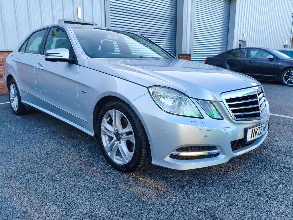 A 2012 MERCEDES-BENZ E-CLASS E220 Executive Se Cdi Blueefficiency / Automatic A 2012 MERCEDES-BENZ E-CLASS E220 Executive Se Cdi Blueefficiency / Automatic