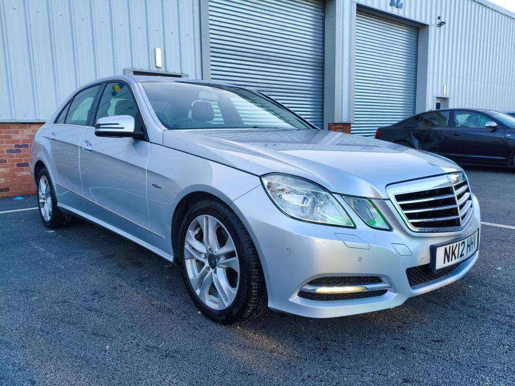 A 2012 MERCEDES-BENZ E-CLASS E220 Executive Se Cdi Blueefficiency / Automatic A 2012 MERCEDES-BENZ E-CLASS E220 Executive Se Cdi Blueefficiency / Automatic