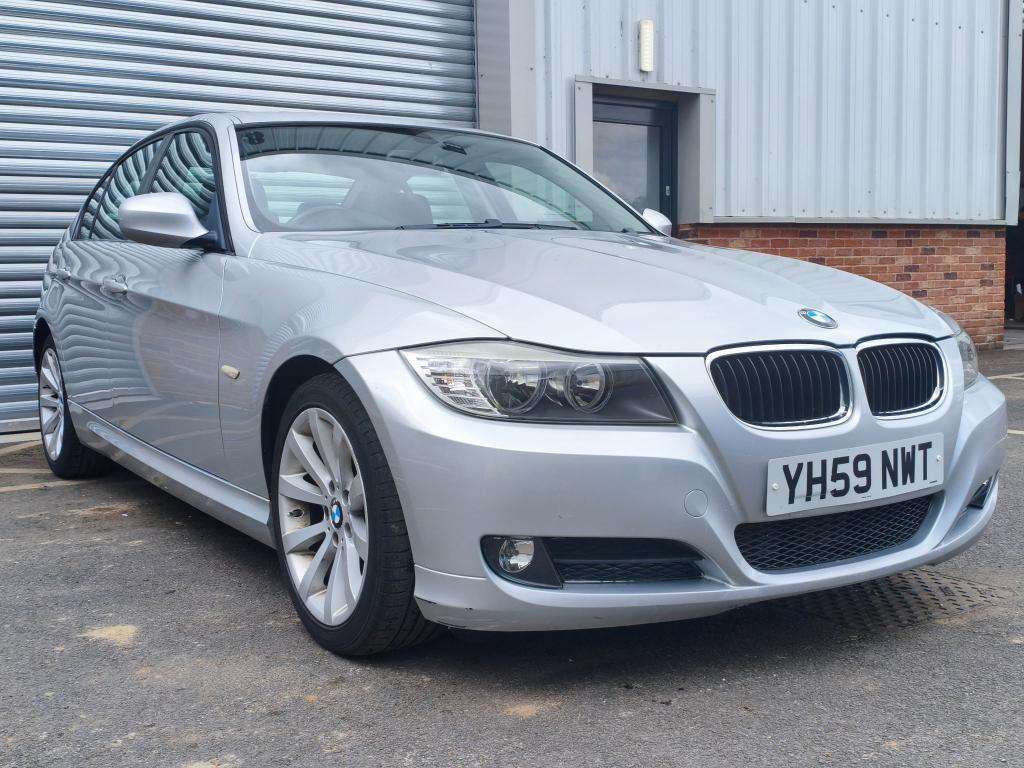 A 2009 BMW 3 SERIES 320d Se | Manual | Diesel | Saloon | Silver A 2009 BMW 3 SERIES 320d Se | Manual | Diesel | Saloon | Silver
