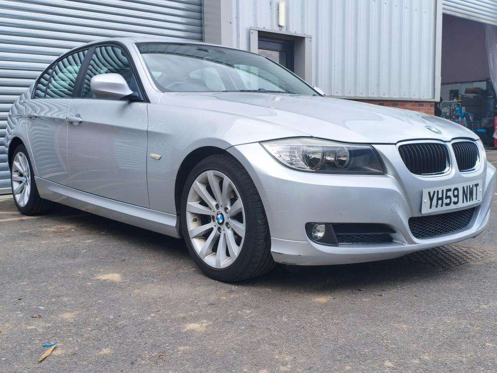A 2009 BMW 3 SERIES 320d Se | Manual | Diesel | Saloon | Silver A 2009 BMW 3 SERIES 320d Se | Manual | Diesel | Saloon | Silver
