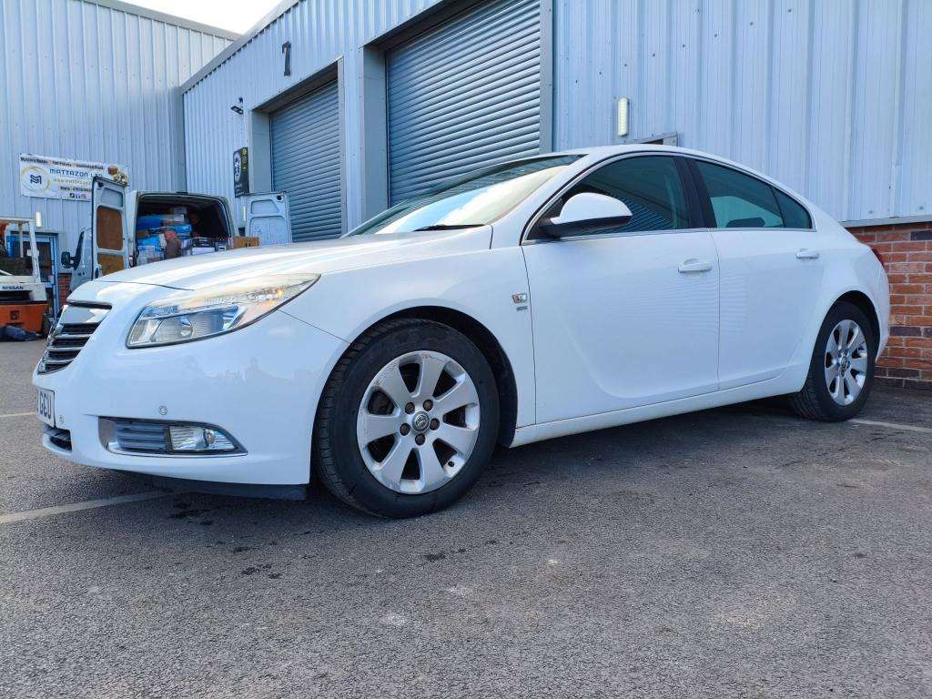 A 2012 VAUXHALL INSIGNIA Sri Nav Cdti Ecoflex / Diesel / Manual / Saloon / A 2012 VAUXHALL INSIGNIA Sri Nav Cdti Ecoflex / Diesel / Manual / Saloon /