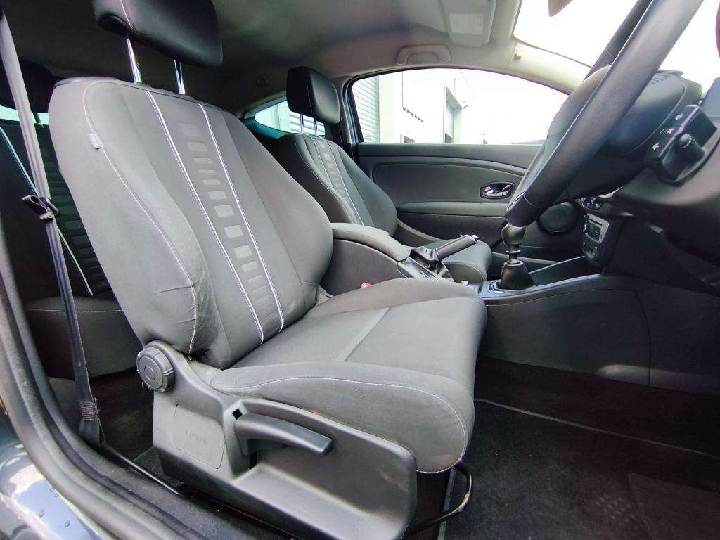 2013 RENAULT MEGANE 2013 RENAULT MEGANE
