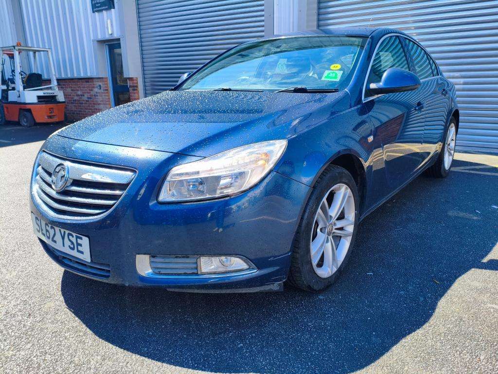 A 2012 VAUXHALL INSIGNIA Exclusive Cdti / 2.0 Diesel / Manual / Saloon / Bl A 2012 VAUXHALL INSIGNIA Exclusive Cdti / 2.0 Diesel / Manual / Saloon / Bl