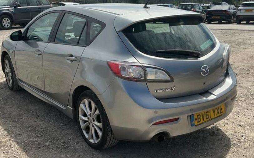 A 2011 MAZDA MAZDA3 Takuya / Petrol / Manual / ulez / Hatchback / Silv A 2011 MAZDA MAZDA3 Takuya / Petrol / Manual / ulez / Hatchback / Silv