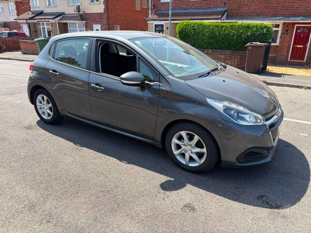 A 2016 PEUGEOT 208 Active Blue Hdi / Manual / Diesel / Hatchback / Gr A 2016 PEUGEOT 208 Active Blue Hdi / Manual / Diesel / Hatchback / Gr