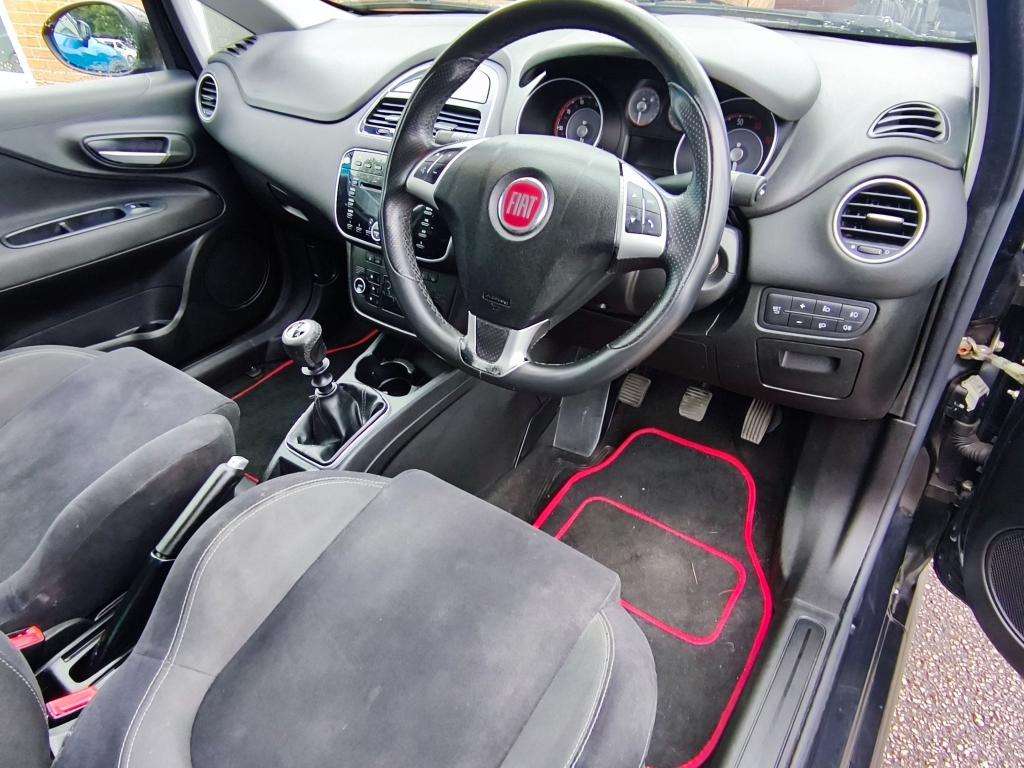 2014 FIAT PUNTO 2014 FIAT PUNTO