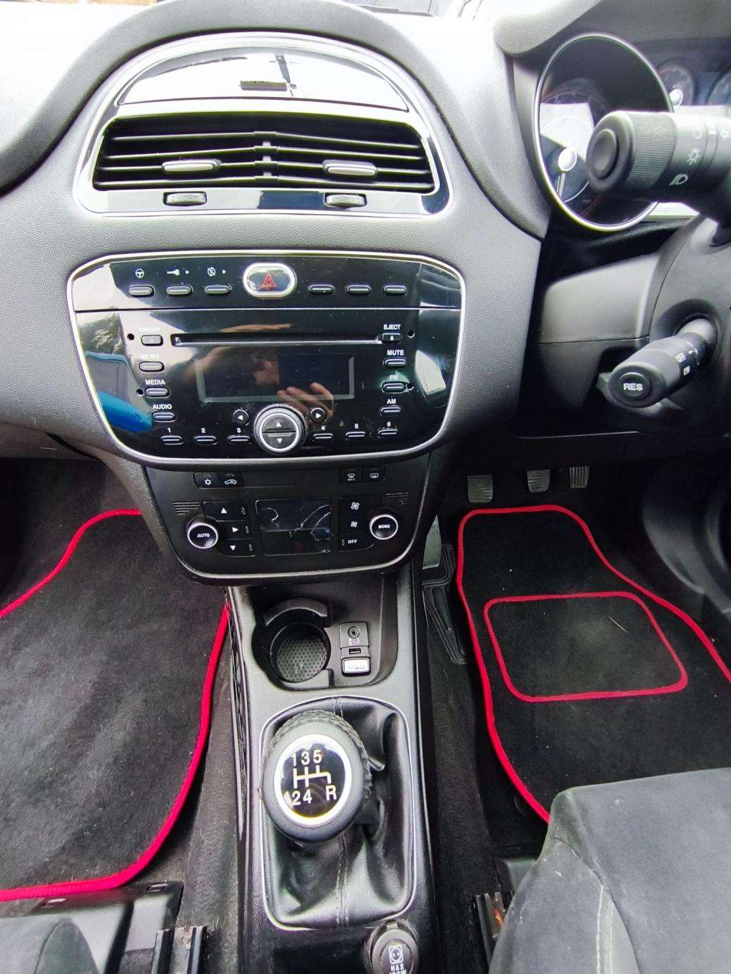 2014 FIAT PUNTO 2014 FIAT PUNTO