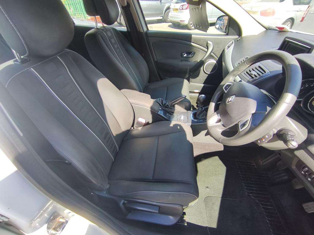 2012 RENAULT MEGANE 2012 RENAULT MEGANE