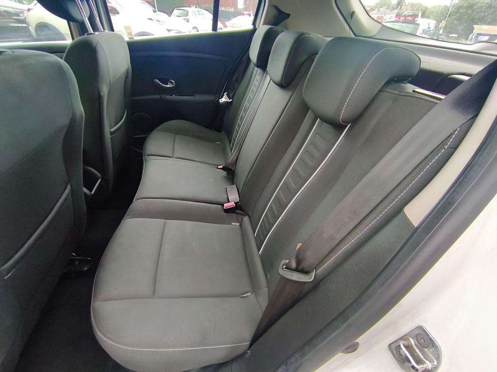 2012 RENAULT MEGANE 2012 RENAULT MEGANE