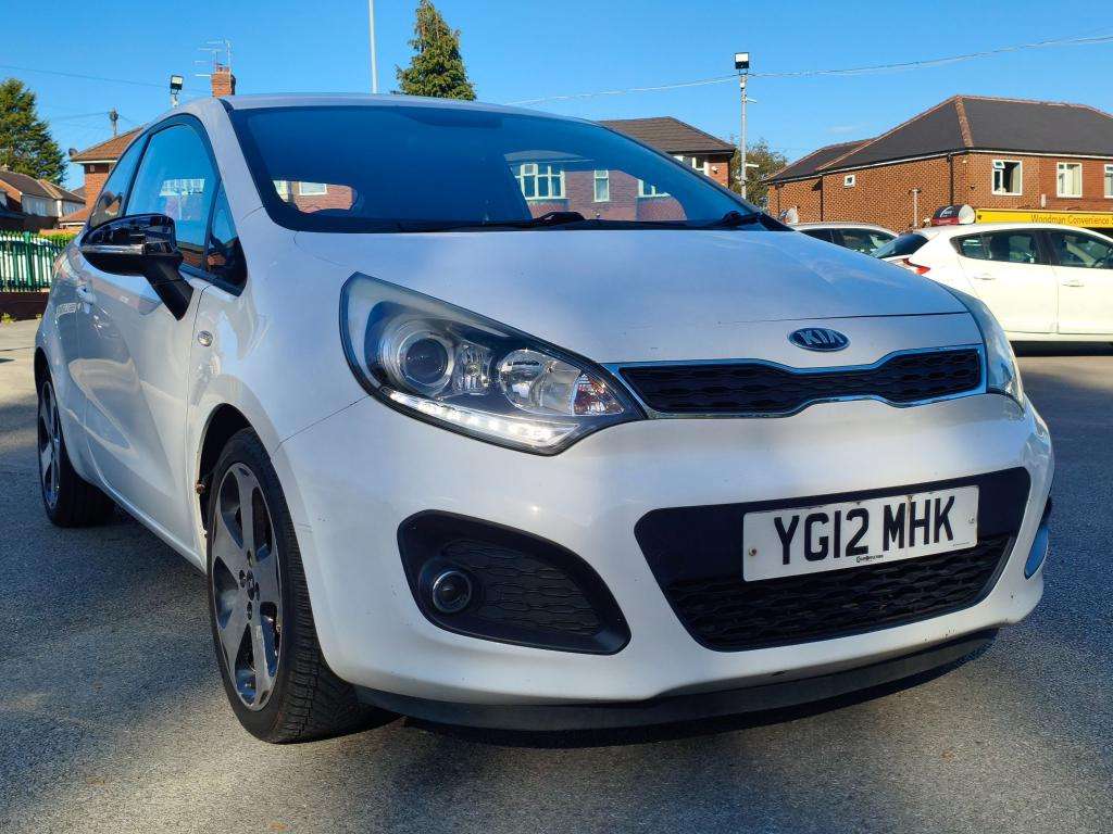 A 2012 KIA RIO 3 Ecodynamics Crdi | Diesel | Manual | Hatchback | A 2012 KIA RIO 3 Ecodynamics Crdi | Diesel | Manual | Hatchback |