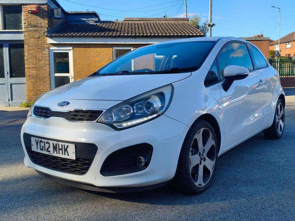 A 2012 KIA RIO 3 Ecodynamics Crdi | Diesel | Manual | Hatchback | A 2012 KIA RIO 3 Ecodynamics Crdi | Diesel | Manual | Hatchback |
