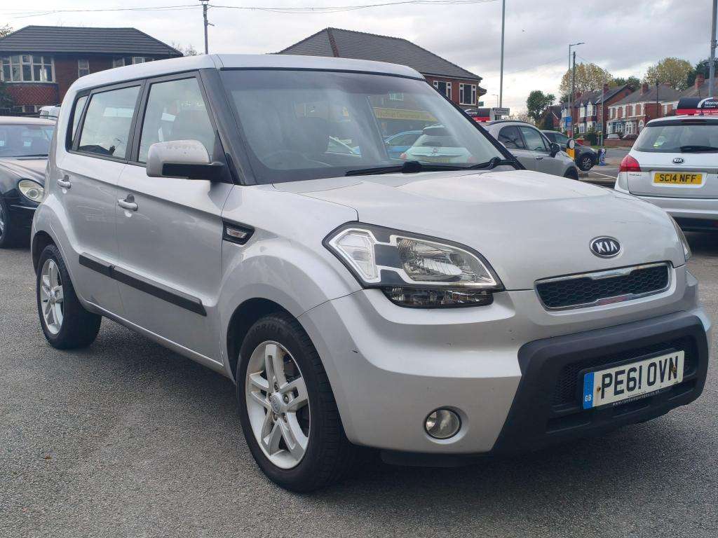 A 2011 KIA SOUL 2 Crdi | Diesel | Manual | SUV | Silver A 2011 KIA SOUL 2 Crdi | Diesel | Manual | SUV | Silver