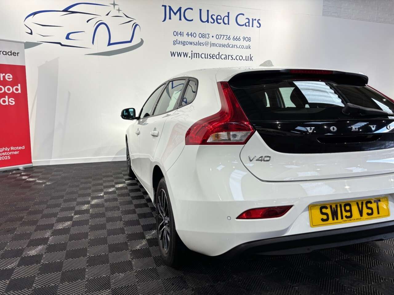 2019 VOLVO V40 2019 VOLVO V40