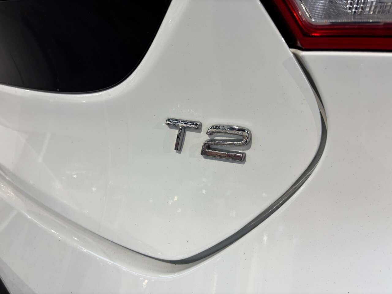 2019 VOLVO V40 2019 VOLVO V40