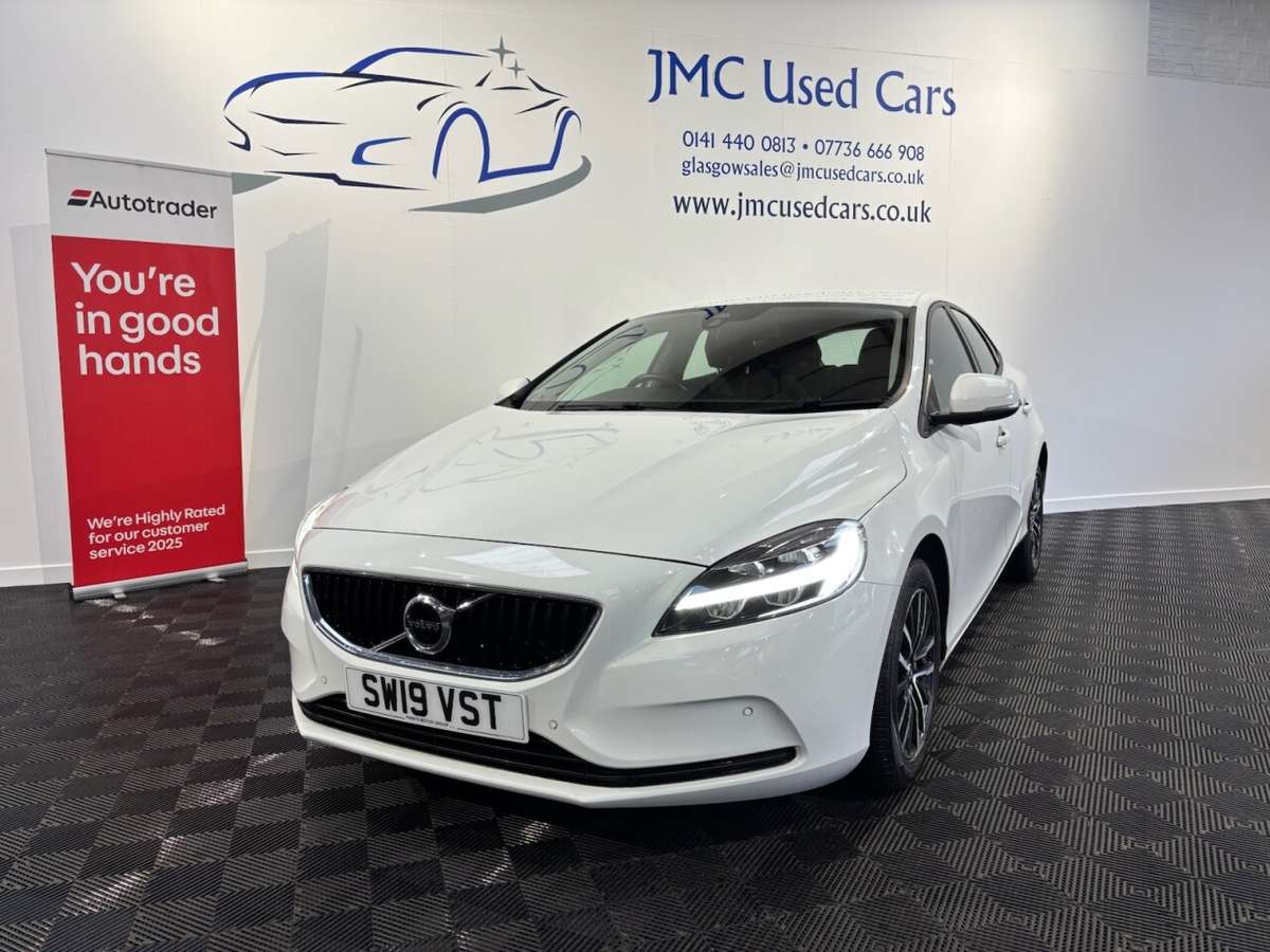 Check out this Volvo V40 2019 Petrol Manual