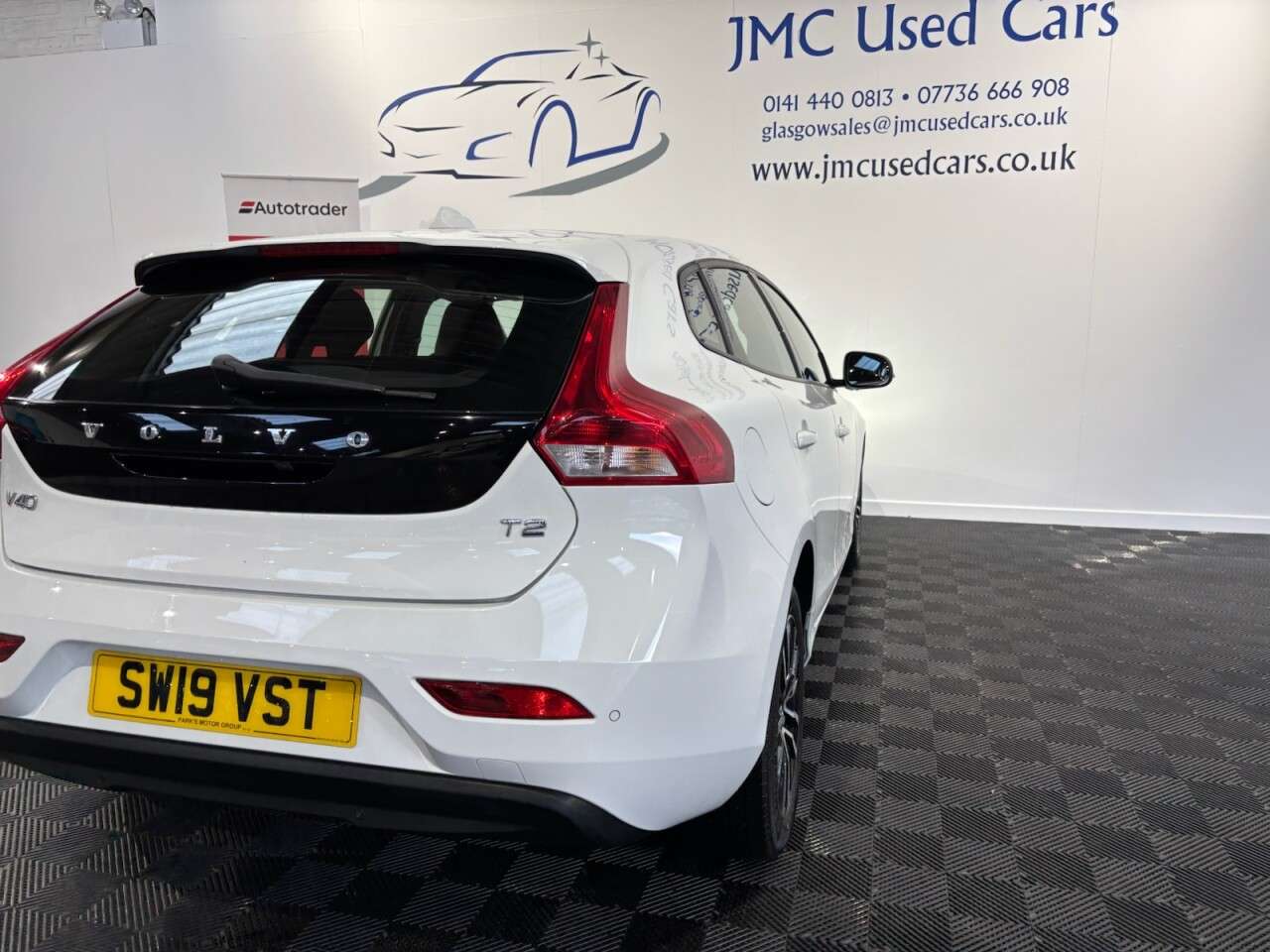 2019 VOLVO V40 2019 VOLVO V40