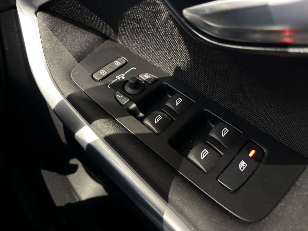 2019 VOLVO V40 2019 VOLVO V40