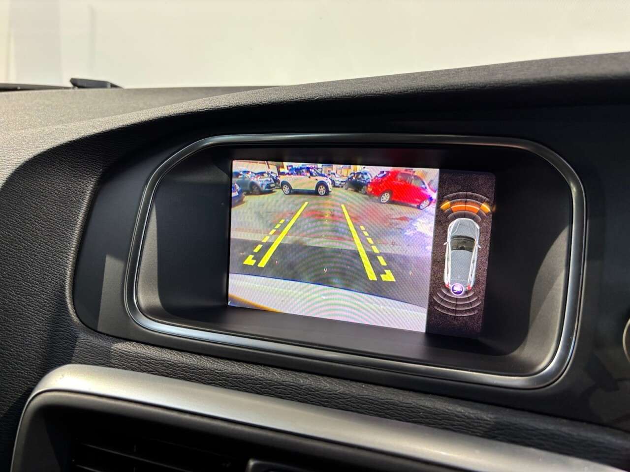 2019 VOLVO V40 2019 VOLVO V40