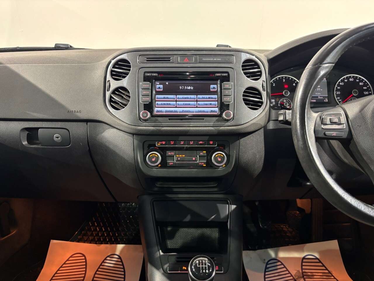 2012 VOLKSWAGEN TIGUAN 2012 VOLKSWAGEN TIGUAN