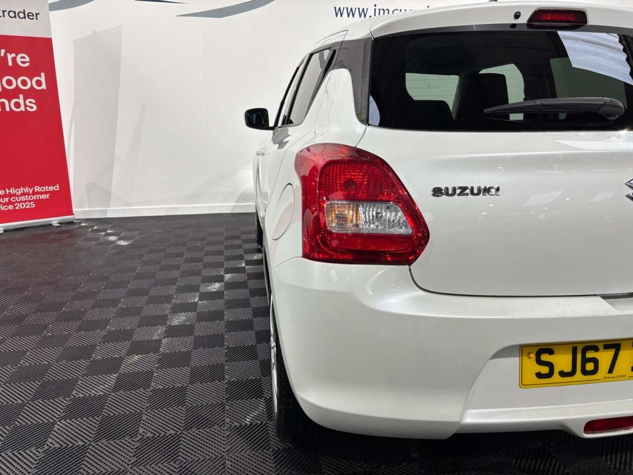 2017 SUZUKI SWIFT 2017 SUZUKI SWIFT