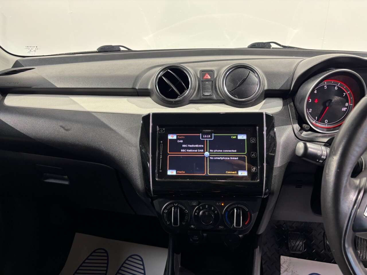 2017 SUZUKI SWIFT 2017 SUZUKI SWIFT