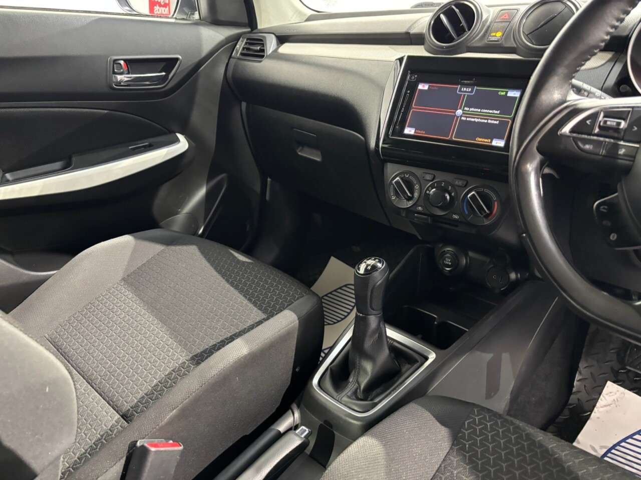 2017 SUZUKI SWIFT 2017 SUZUKI SWIFT