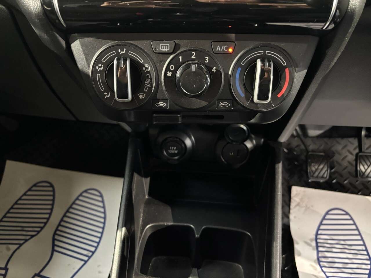 2017 SUZUKI SWIFT 2017 SUZUKI SWIFT