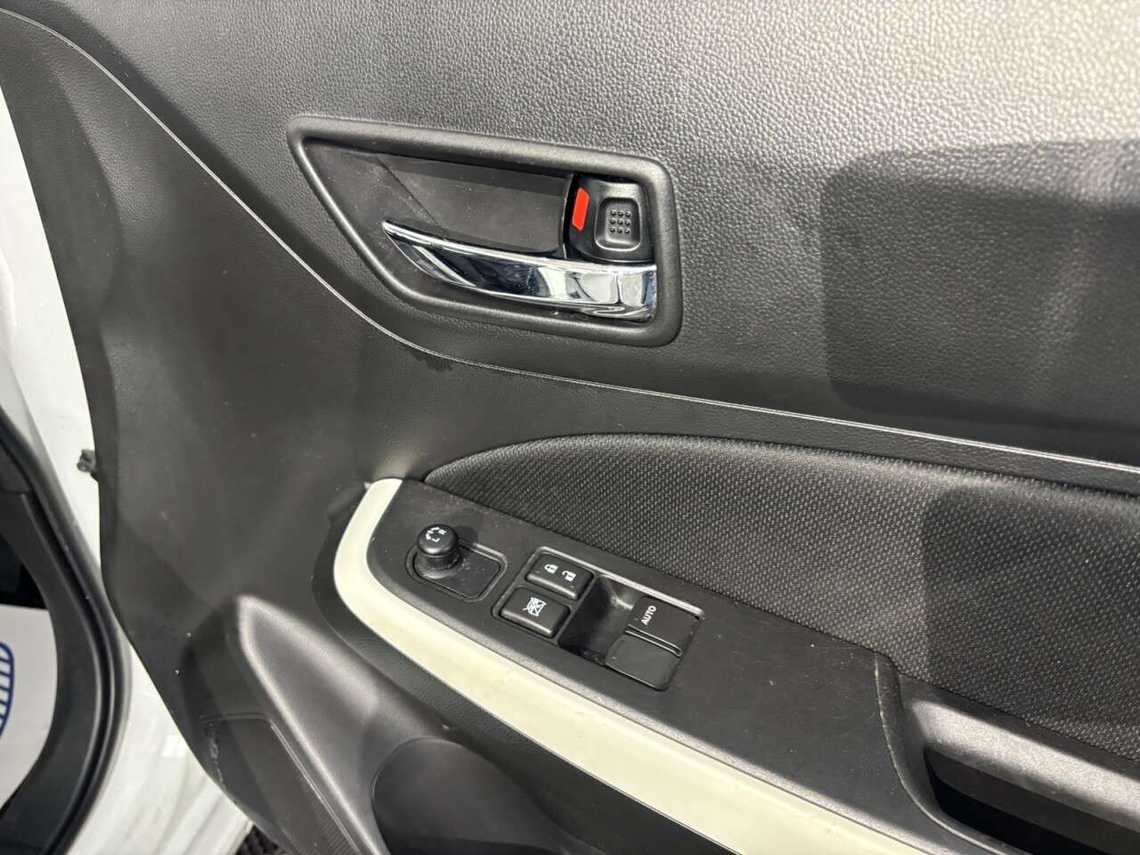 2017 SUZUKI SWIFT 2017 SUZUKI SWIFT