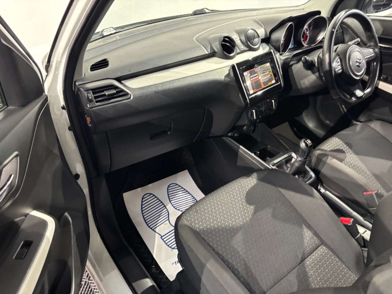 2017 SUZUKI SWIFT 2017 SUZUKI SWIFT