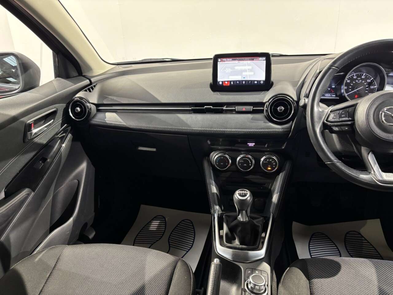 2019 MAZDA MAZDA2 2019 MAZDA MAZDA2