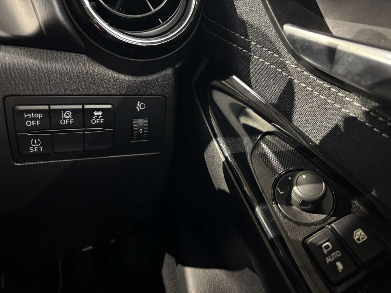 2019 MAZDA MAZDA2 2019 MAZDA MAZDA2