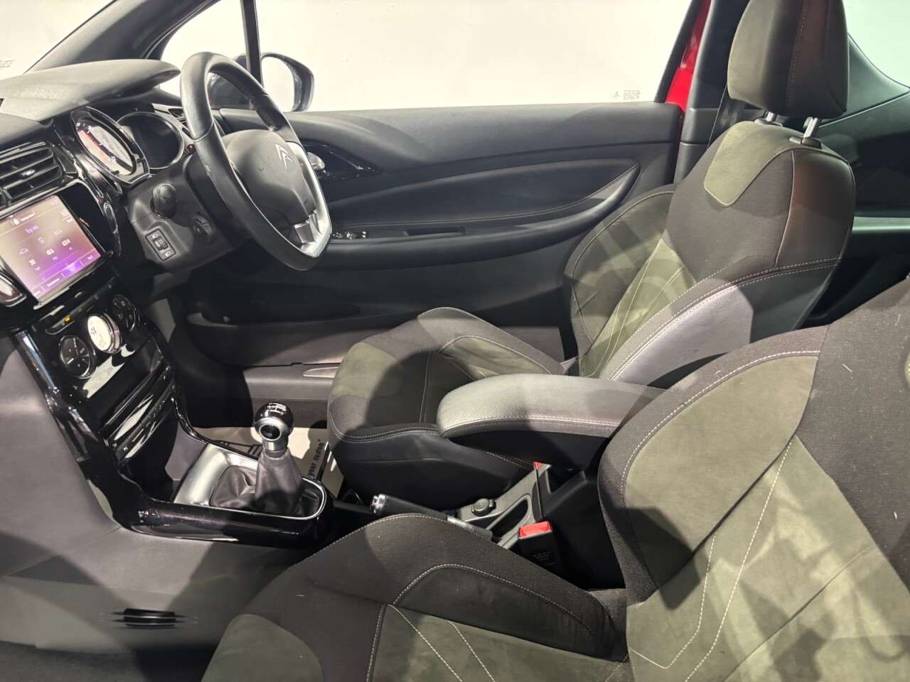 2016 DS AUTOMOBILES DS 3 2016 DS AUTOMOBILES DS 3