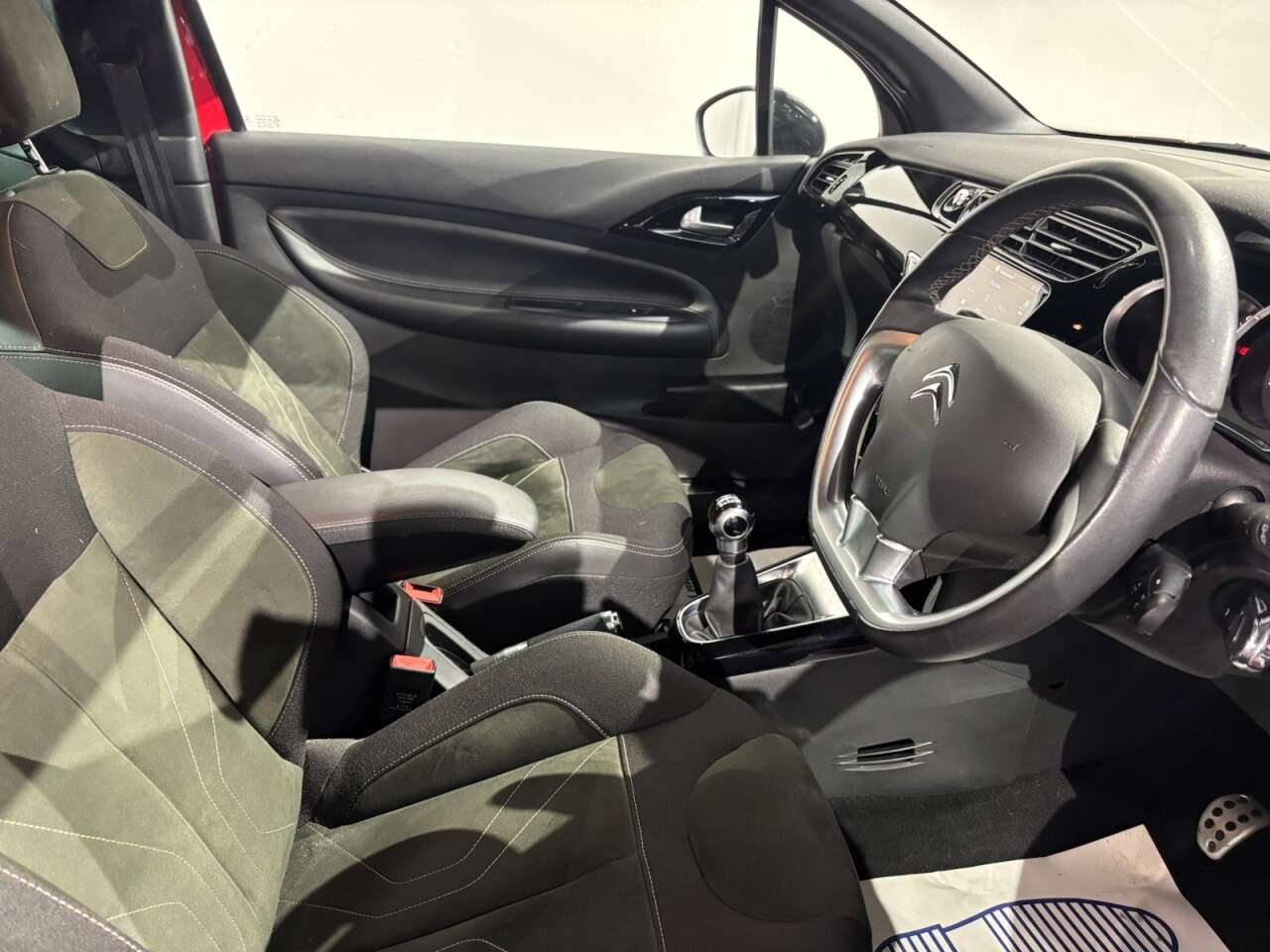 2016 DS AUTOMOBILES DS 3 2016 DS AUTOMOBILES DS 3