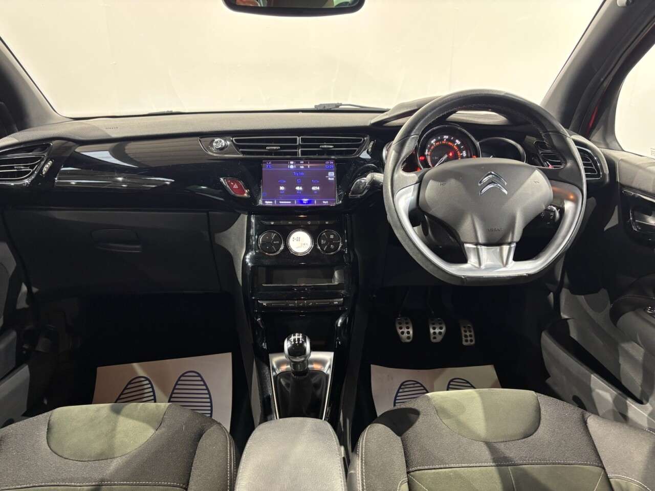 2016 DS AUTOMOBILES DS 3 2016 DS AUTOMOBILES DS 3