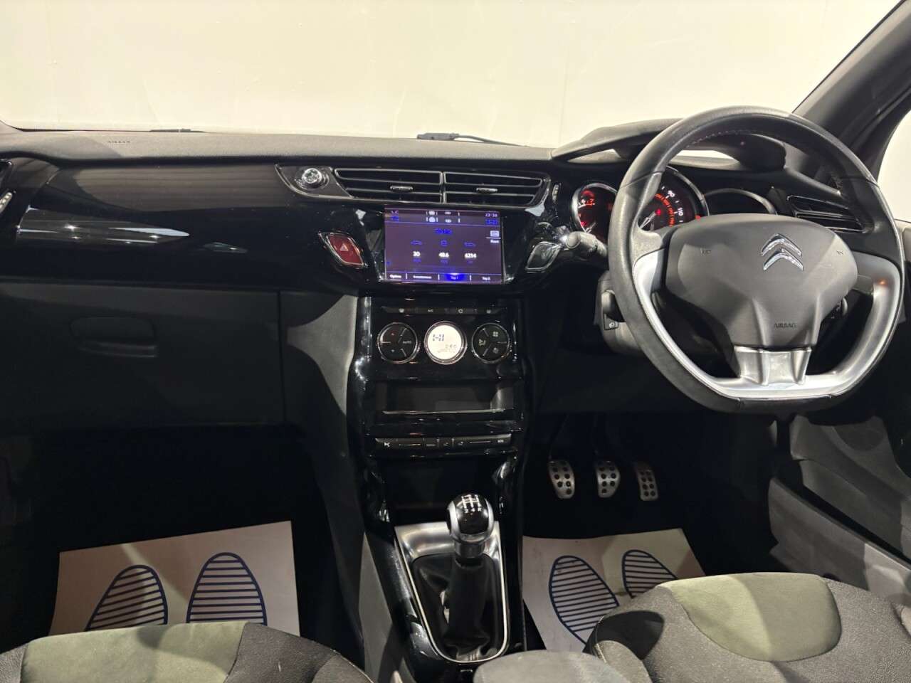 2016 DS AUTOMOBILES DS 3 2016 DS AUTOMOBILES DS 3