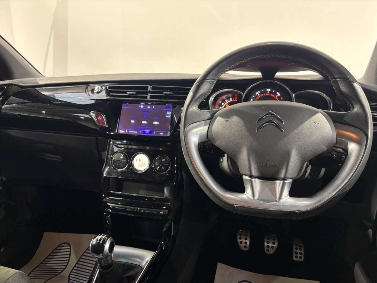 2016 DS AUTOMOBILES DS 3 2016 DS AUTOMOBILES DS 3