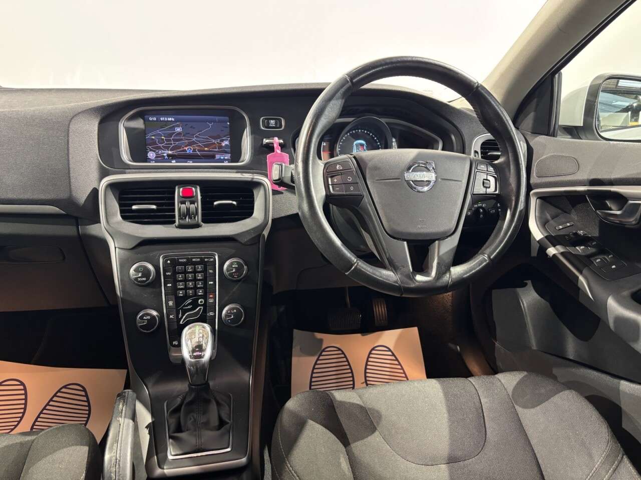 2012 VOLVO V40 2012 VOLVO V40