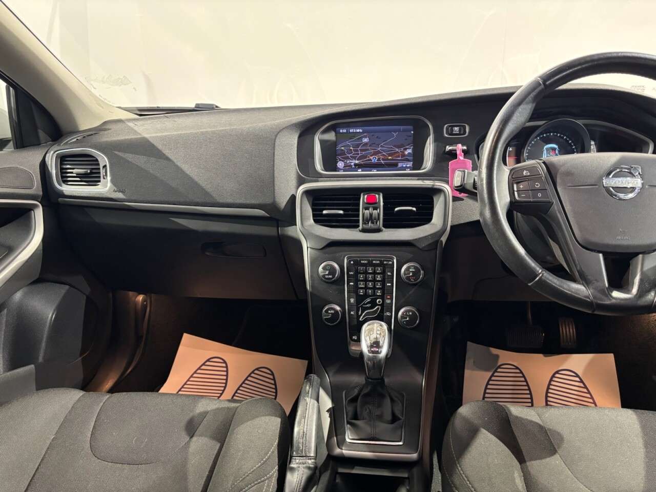 2012 VOLVO V40 2012 VOLVO V40