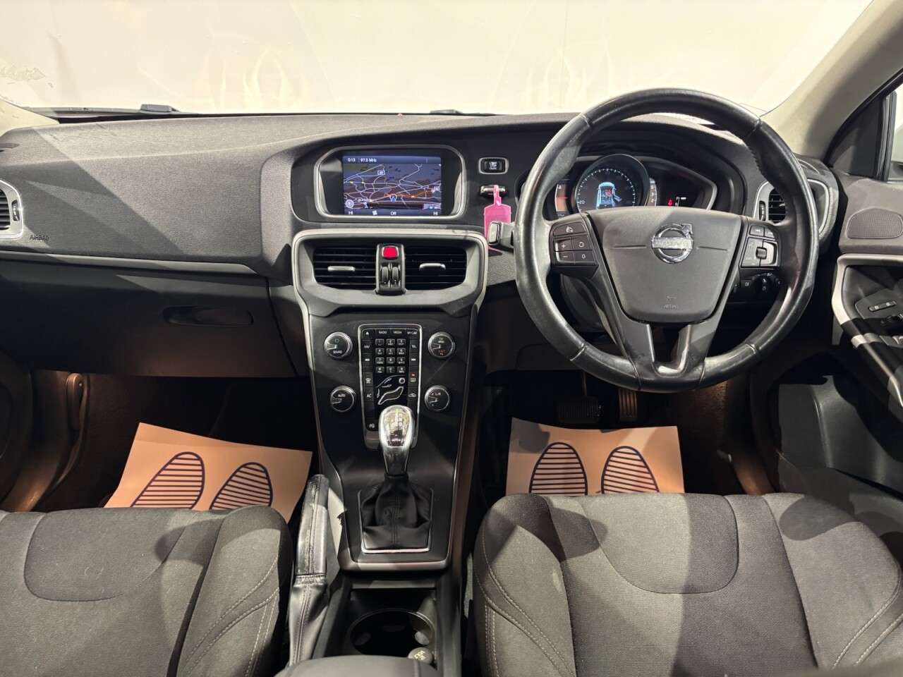 2012 VOLVO V40 2012 VOLVO V40