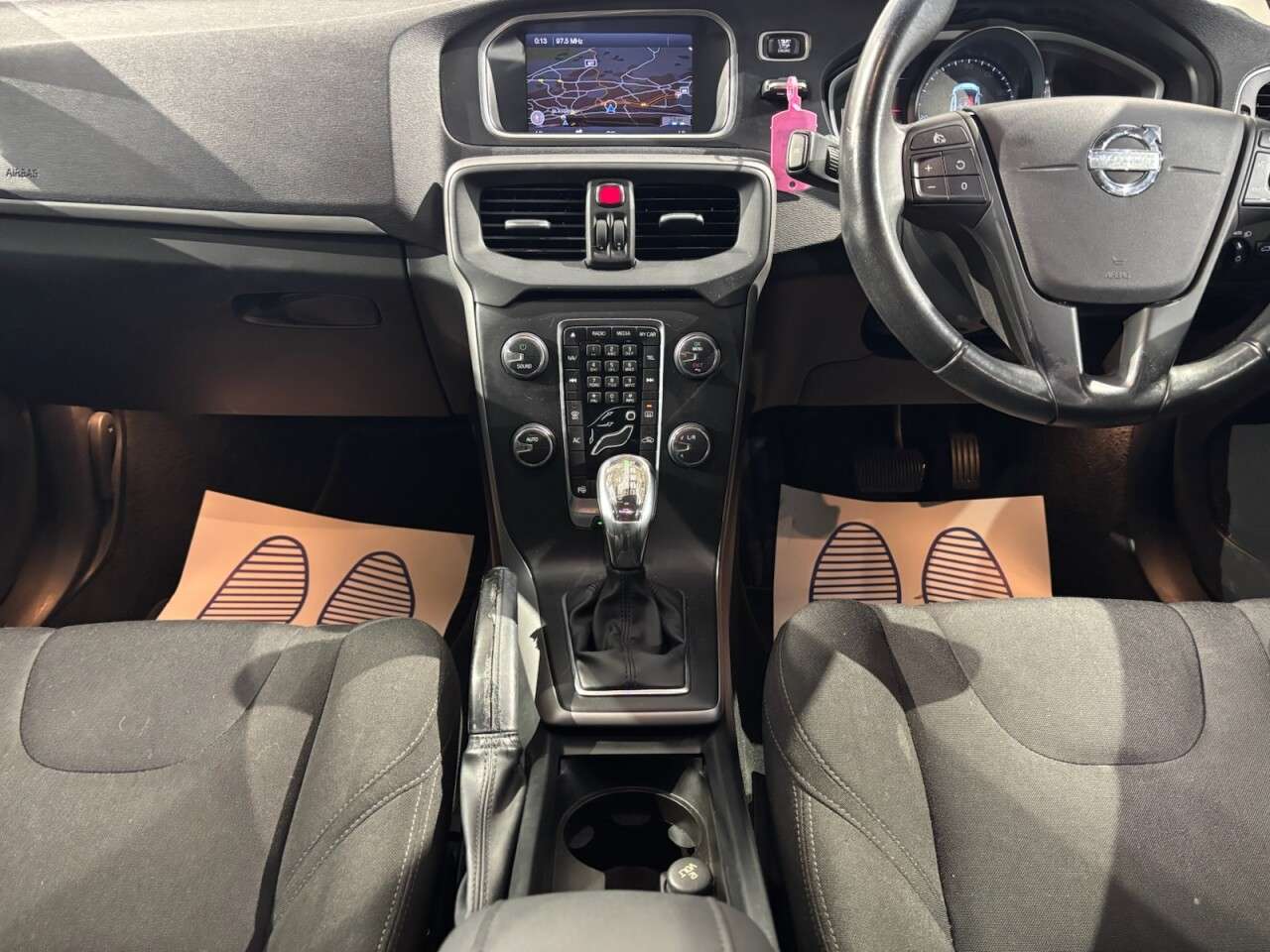 2012 VOLVO V40 2012 VOLVO V40