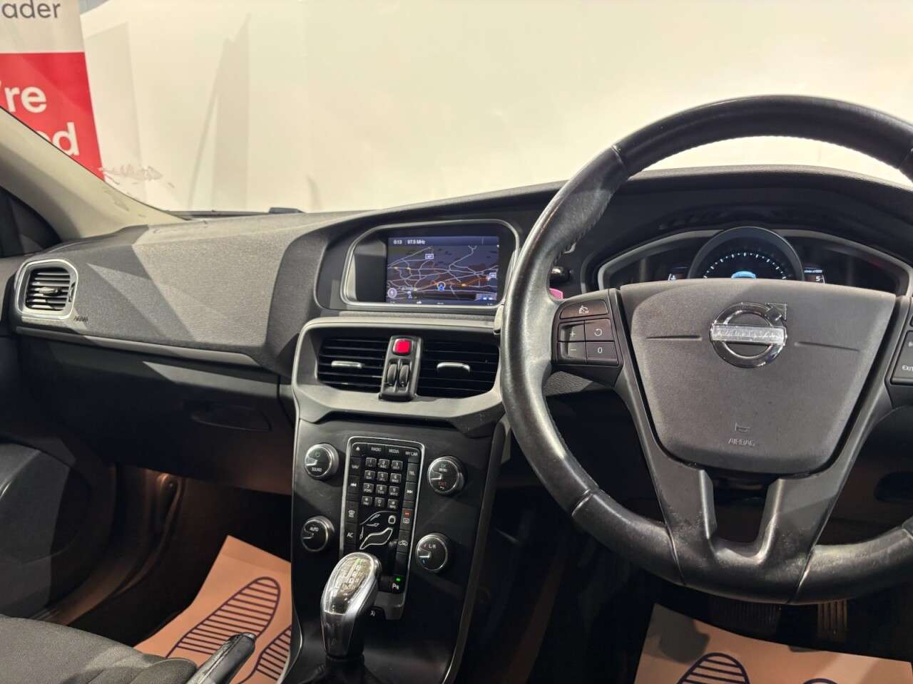2012 VOLVO V40 2012 VOLVO V40