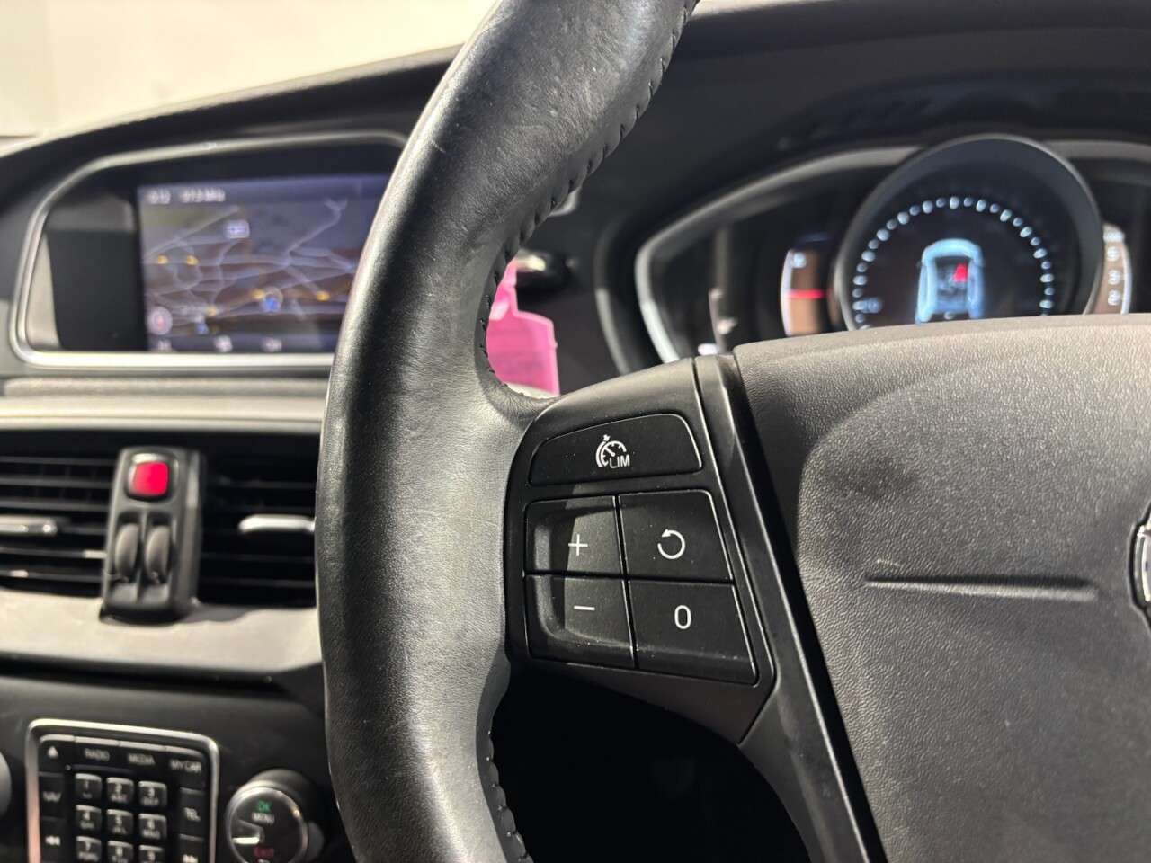 2012 VOLVO V40 2012 VOLVO V40