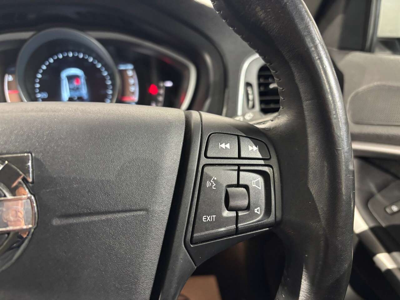 2012 VOLVO V40 2012 VOLVO V40