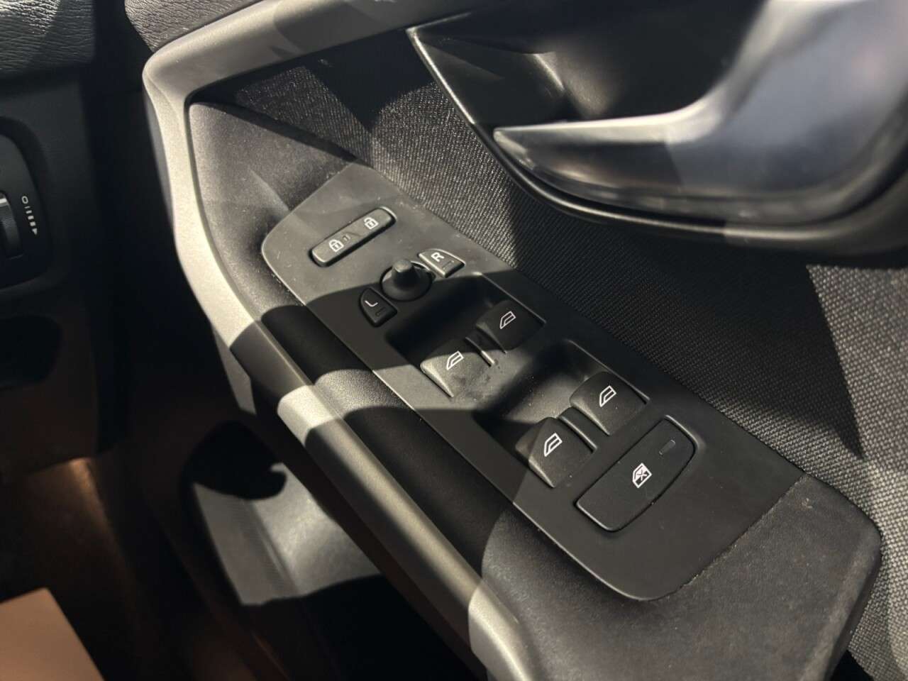 2012 VOLVO V40 2012 VOLVO V40