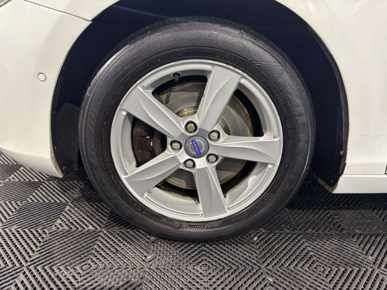 2012 VOLVO V40 2012 VOLVO V40